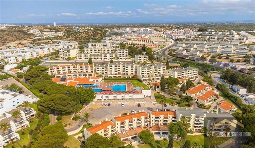 Apartamento com piscina partilhada e campo de ténis em Albufeira Algarve