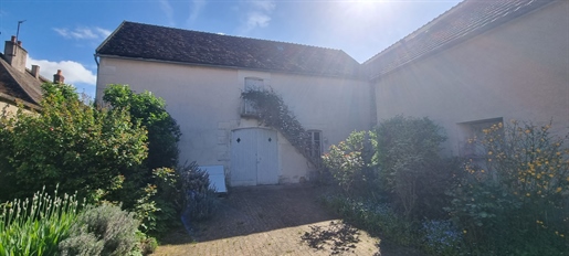 Im Herzen des charmanten Dorfes Coulanges-La-Vineuse (89580), schönes Winzerhaus mit Garten