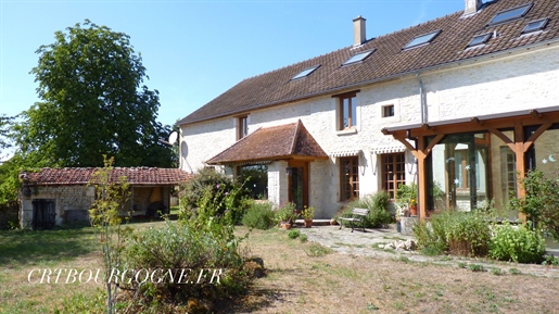 2 hours from Paris, 30 minutes from Toucy, family reunion, gîte, bed and breakfast, 2 farmhouses an