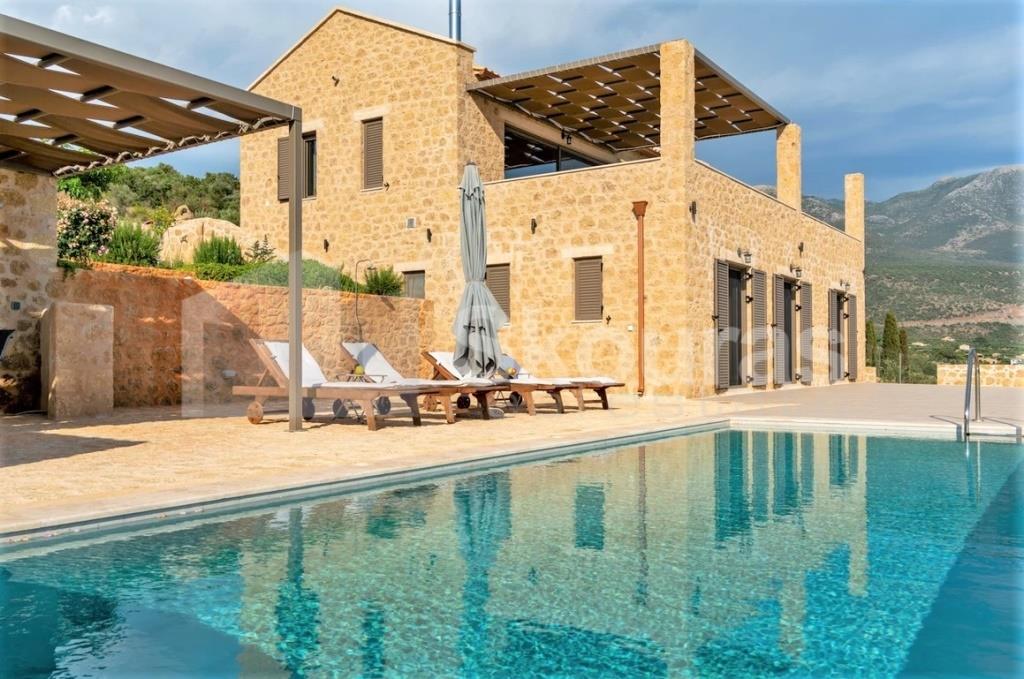 (For Sale) Residential Villa || Messinia/Lefktro-Kardamyli - 194 Sq.m, 3 Bedrooms, 1.100.000€