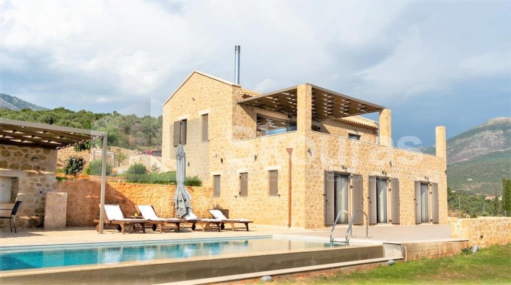 (For Sale) Residential Villa || Messinia/Lefktro-Kardamyli - 194 Sq.m, 3 Bedrooms, 1.100.000€