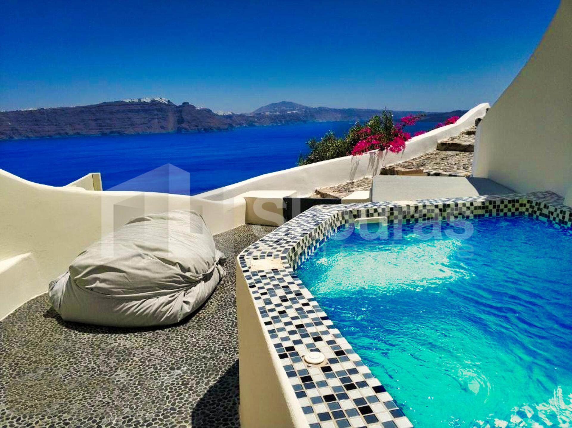 - Detached house For sale, Santorini, 42 sq.m., €820.000