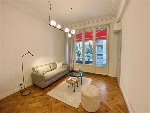 Renovated 1 Bedroom Property - Carré d'Or
