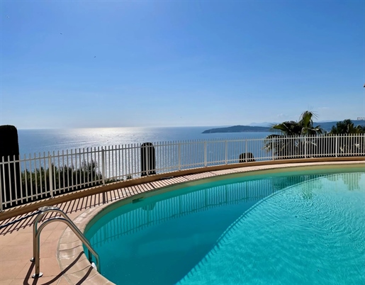 Completely renovated two-bedroom apartment for sale in Cap d’Ail with terrace and exceptional panora