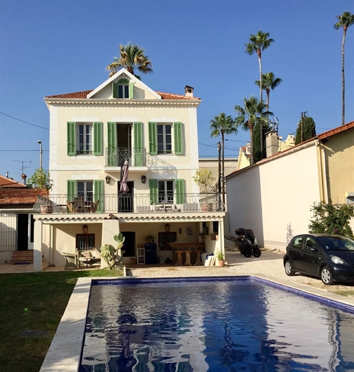 Villa with pool five minutes from the beaches