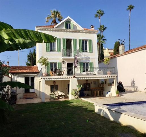 Villa with pool five minutes from the beaches