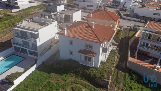 Home / Villa with 3 Rooms in Lisboa with 146,00 m²
