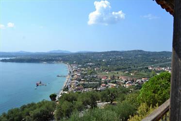 Schönes Haus zum Verkauf mit Panoramablick im nördlichen Teil von Korfu 