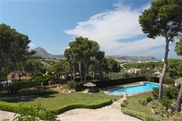 Villa avec vue mer et grand terrain proche de la plage, Cap Marti, Javea