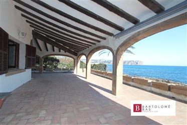 Unique property on the seafront with swimming pool, Javea.