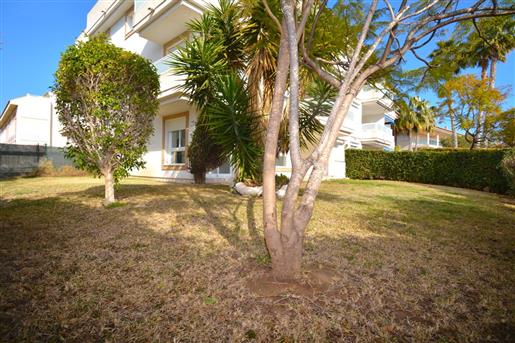 Ground floor apartment with private garden 200 m from the sea, Avda Augusta, Jávea