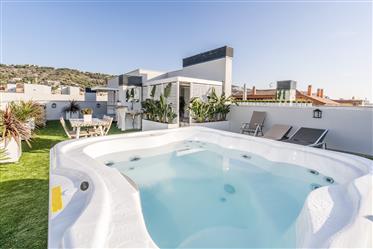 Penthouse with more than 100 m2 of terraces, views of the sea and Montgó, Jávea Port