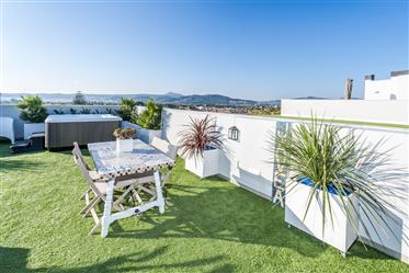 Atico con mas de 100 m2 de terrazas y vistas al mar y Montgo, Puerto, Javea