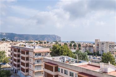 2 bedroom apartment with views of the Montgó, next to the Arenal Beach, Jávea