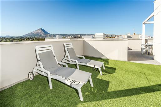  Penthouse-Duplex with 4 bedrooms and a very spacious terrace in Arenal, Javea.