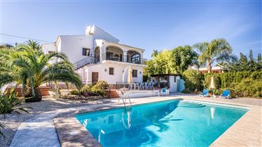 Villa with large independent apartment in Adsubia, Jávea