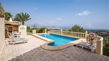 Villa mit herrlichem Meerblick zu verkaufen in Javea
