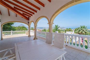 Villa avec vues panoramiques sur la baie de Javea et le Montgo, Cap Marti, Javea 