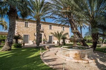 Villa rustique de luxe avec vue sur la mer à La Xara, Denia.