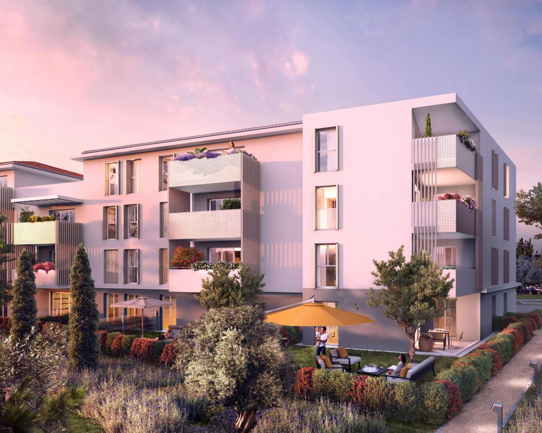 Draguignan, one bedroom flat with balcony & parking