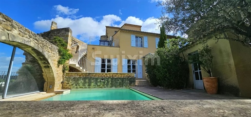 Charmante woning met tuin, zwembad en uitzicht op de Provence