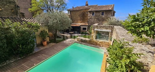 Charmante woning met tuin, zwembad en uitzicht op de Provence