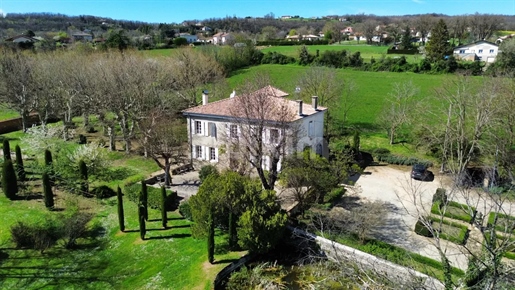 Exceptional property less than an hour from Lyon