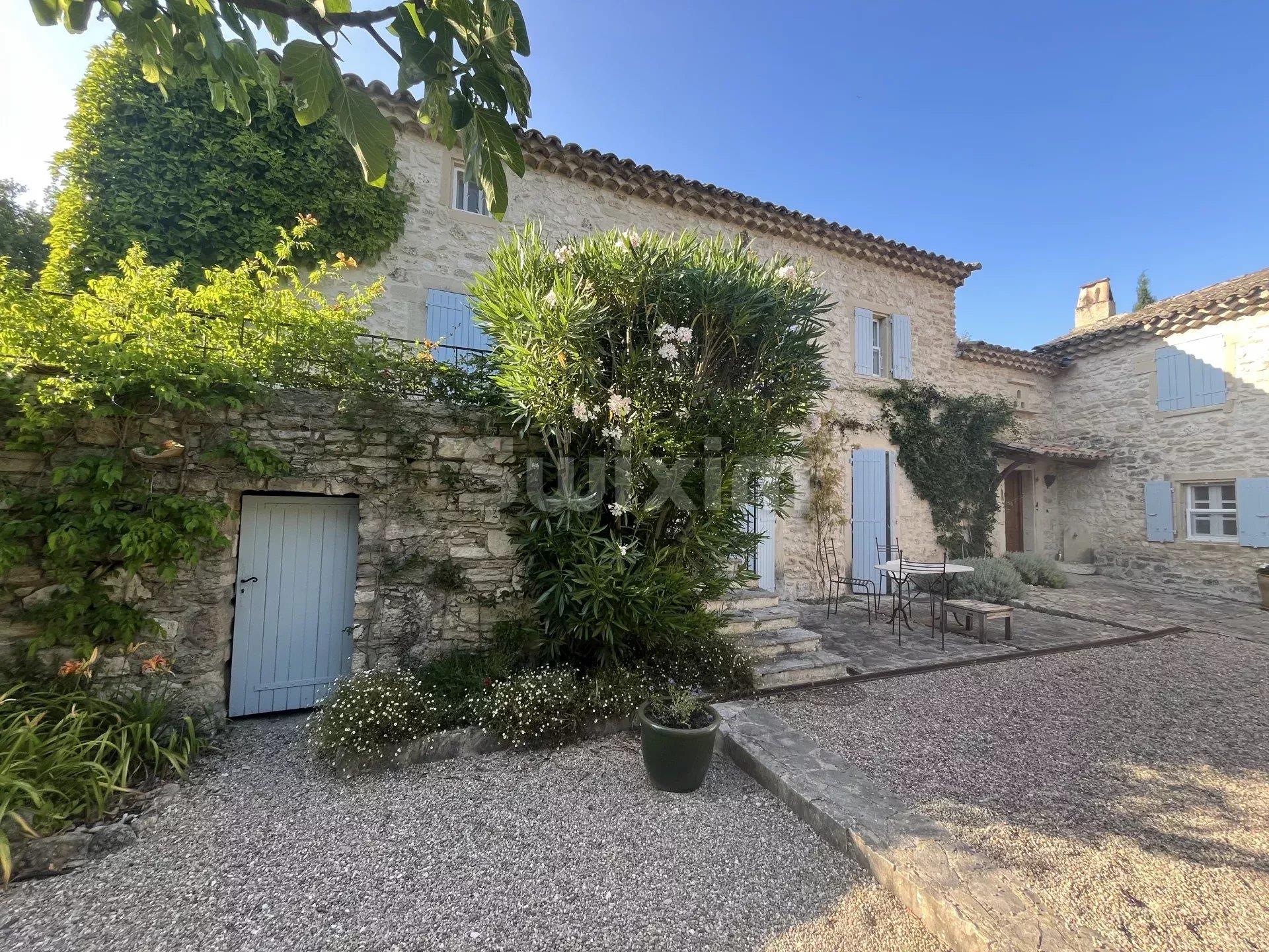Superb farmhouse with a remarkable park and a magnificent swimming pool