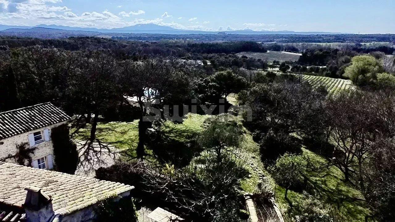 Superb farmhouse with a remarkable park and a magnificent swimming pool