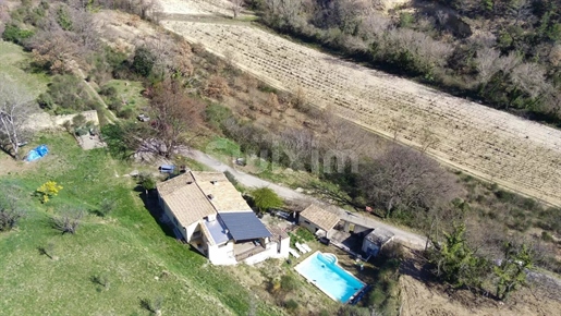 Restored farmhouse in the middle of nature 10 minutes from amenities