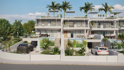 Uma moradia geminada contemporânea com piscina privada para venda em Vilas Alvas
