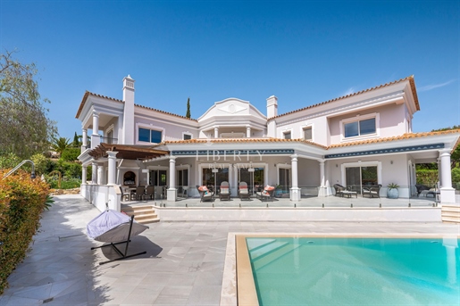 Striking 4 bedroom south facing villa with sea views for sale in Dunas Douradas