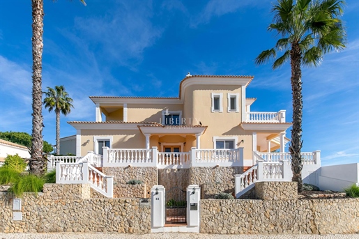 Large 5-bedroom family villa in a quiet location within The Village