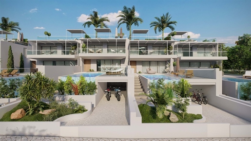 Uma nova moradia geminada com piscina privada para venda em Vilas Alvas