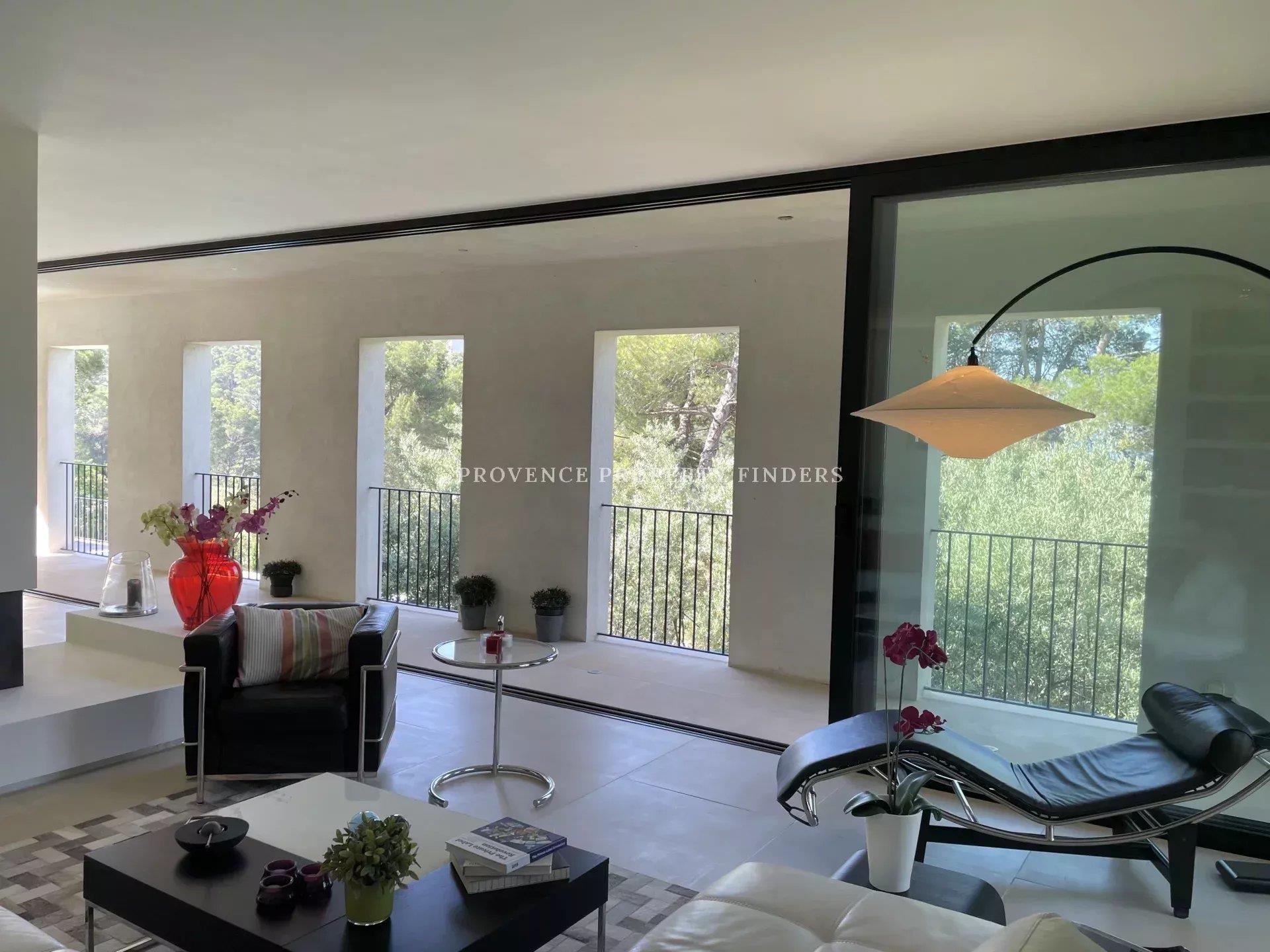 Beautiful architects villa with a wonderful view situated in a peaceful environment..