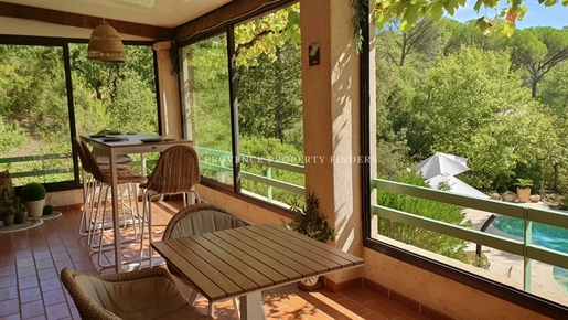 Lorgues, Situated in a peaceful area you will find this great house.