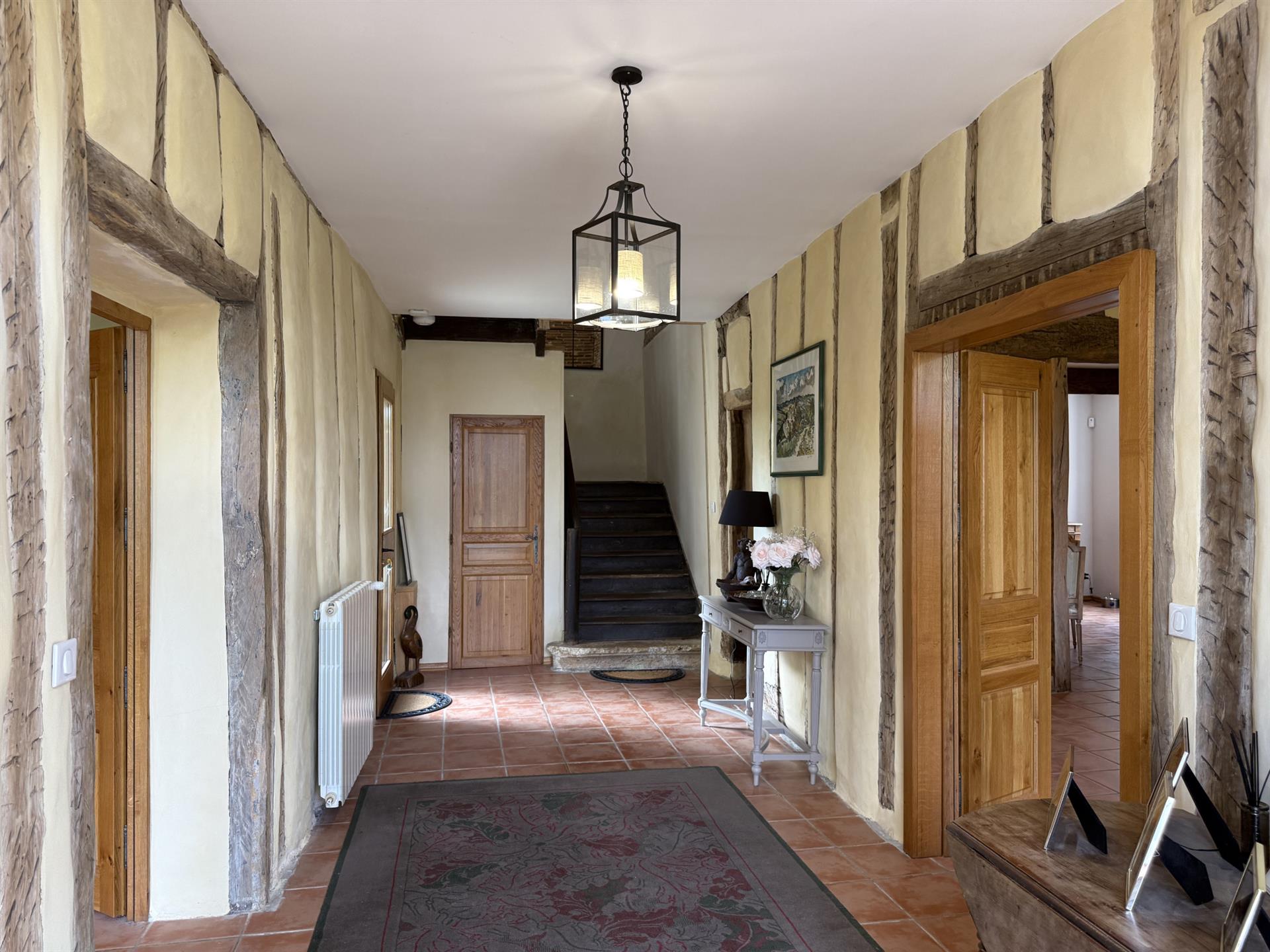 Elegant mansion at the gates of the city, in the heart of a green setting in Eauze