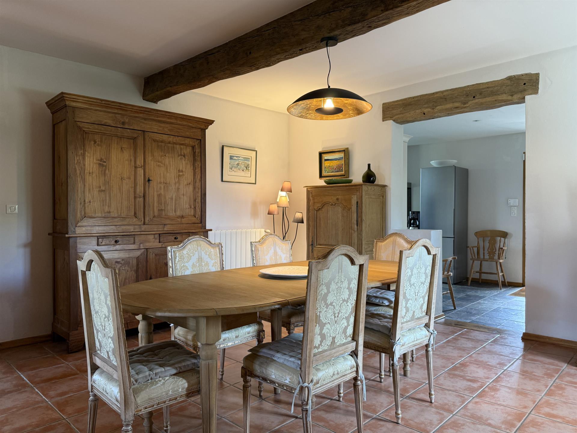 Elegant mansion at the gates of the city, in the heart of a green setting in Eauze