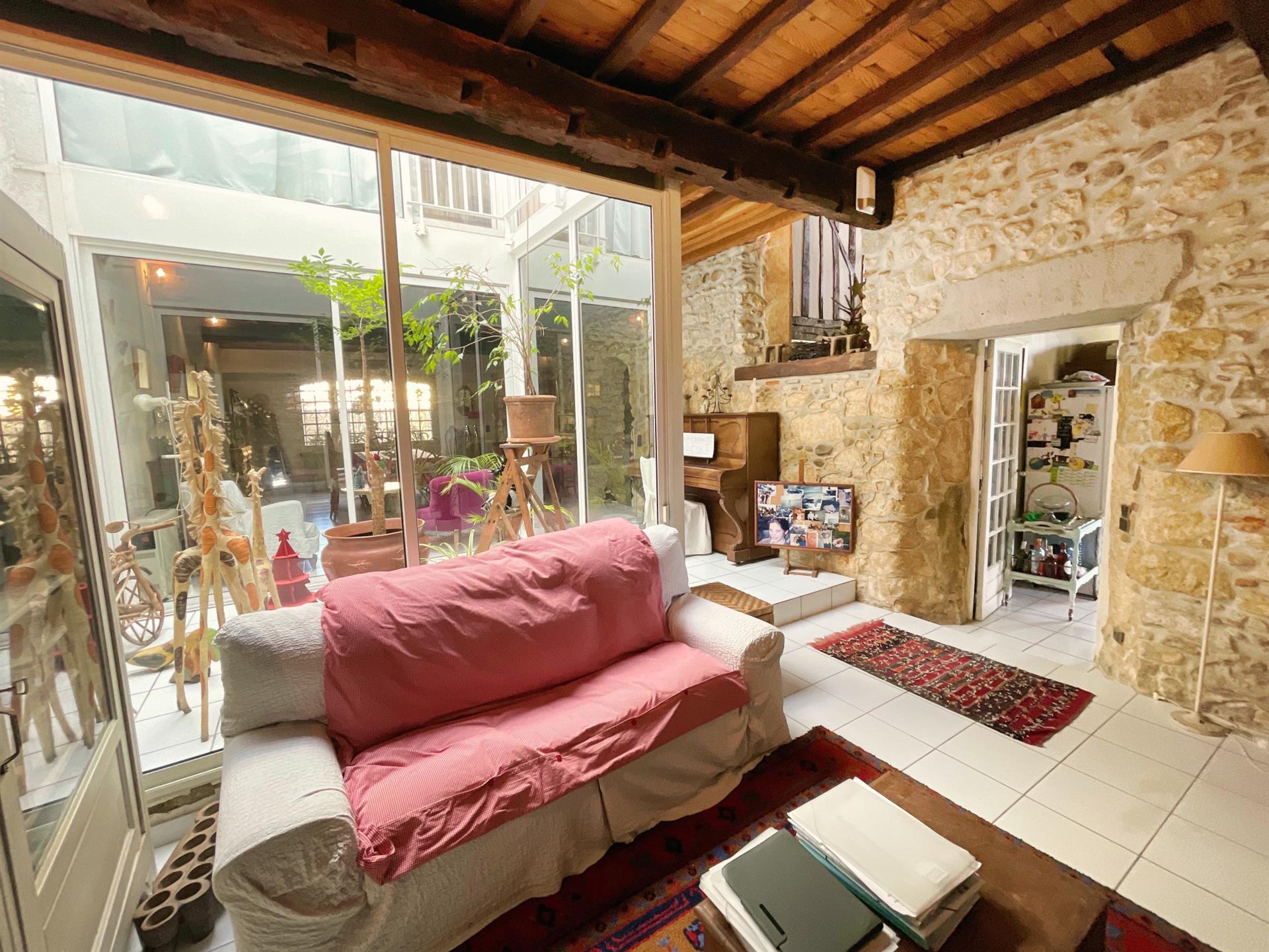 Compra: Vivenda (65700)