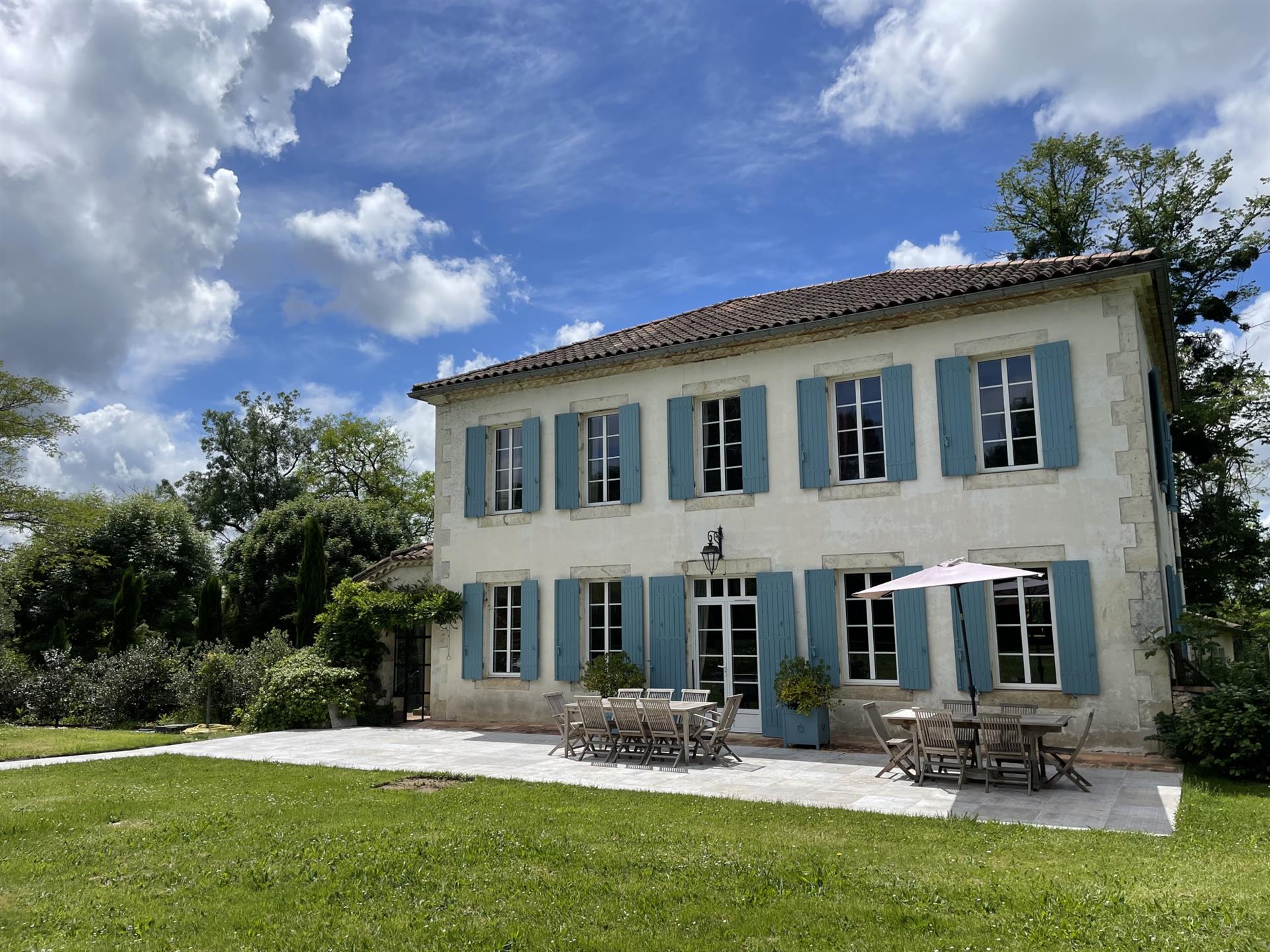 Near Montreal and Eauze, Gascon Mansion with old converted winery, swimming pool and garage
