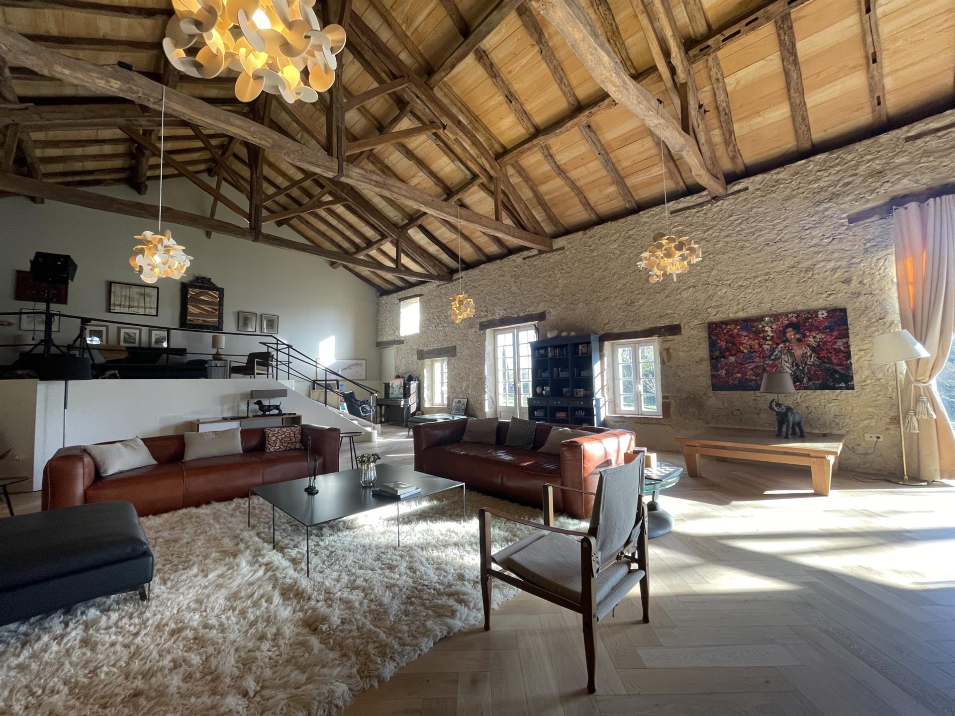 Near Montreal and Eauze, Gascon Mansion with old converted winery, swimming pool and garage