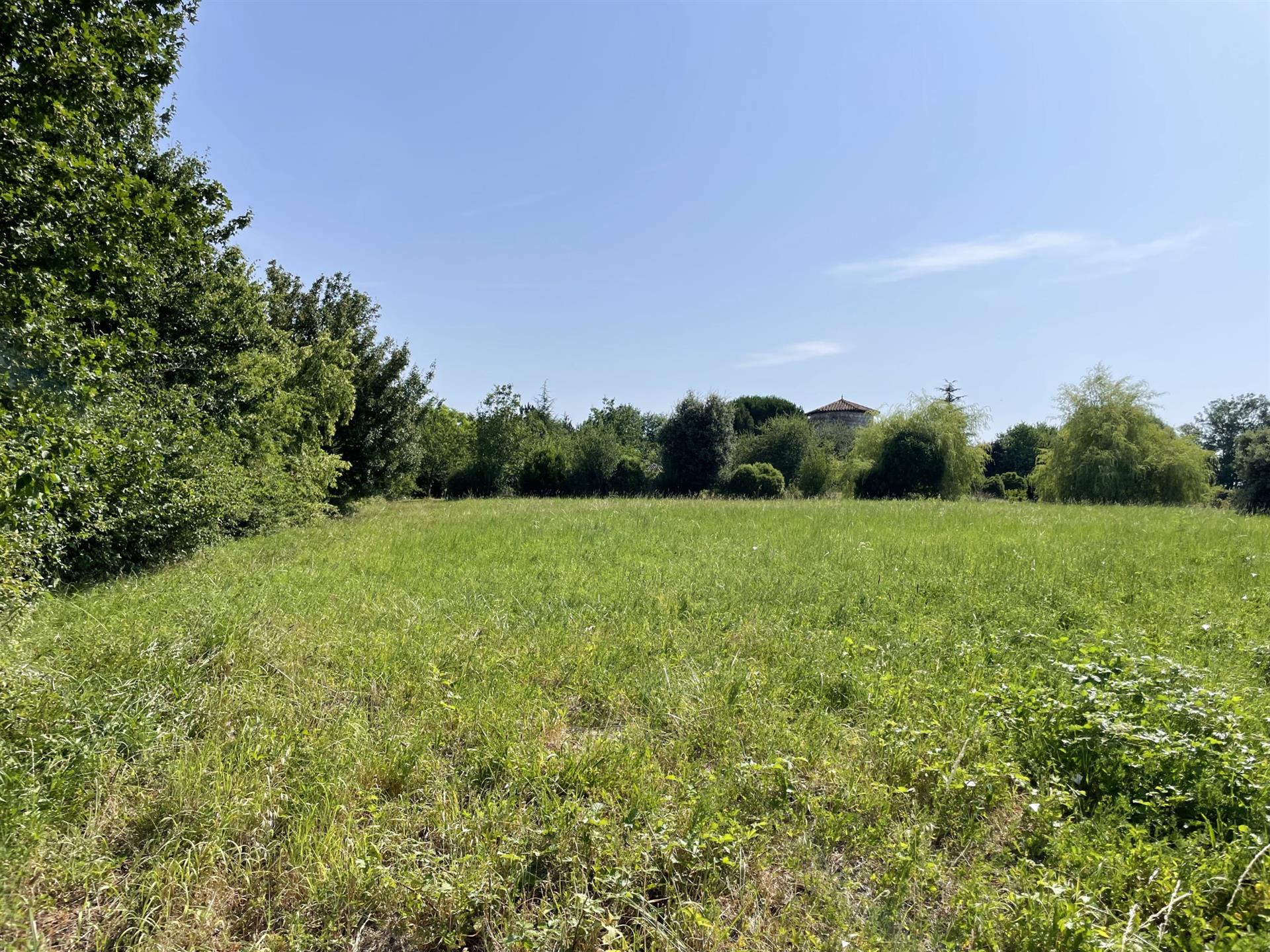 Terrain constructible à La Romieu (Gers)