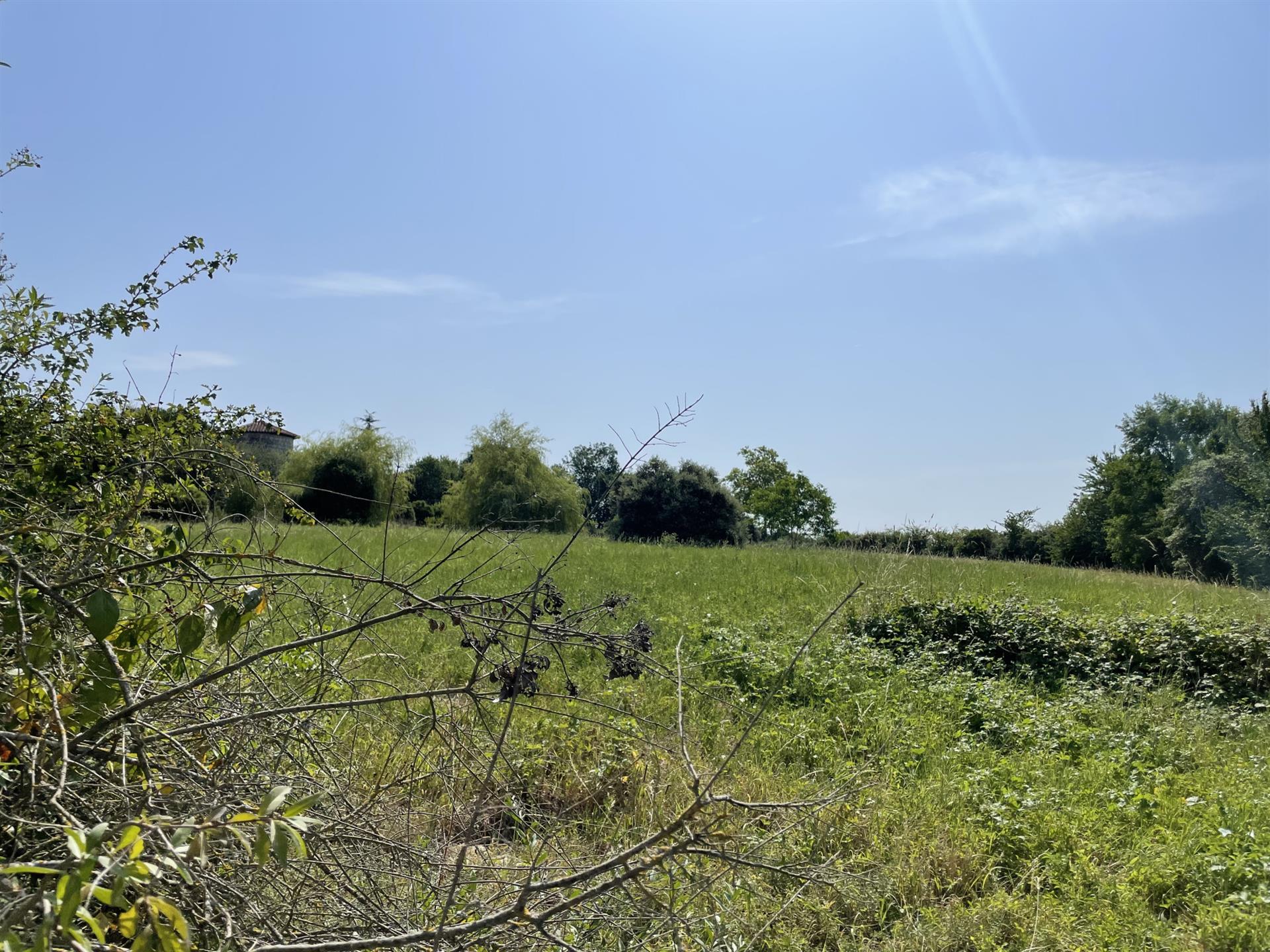 Terrain constructible à La Romieu (Gers)