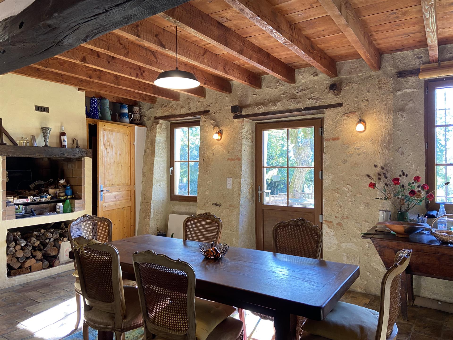 Country house with outbuilding and view of the countryside near Montreal du Gers