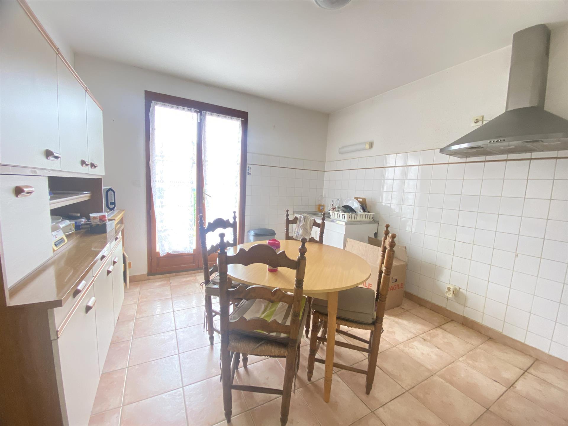Compra: Vivenda (11300)