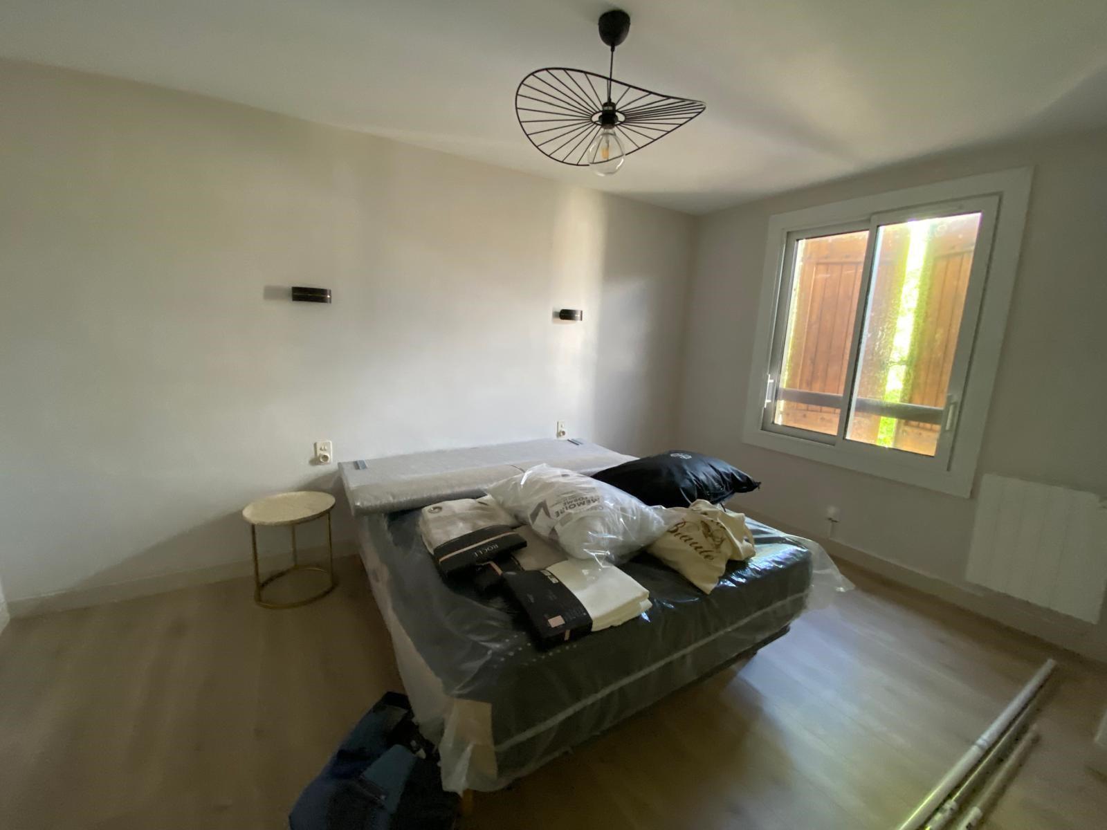 Spacious 2-story villa in Limoux 4 bedrooms, garage, large basement