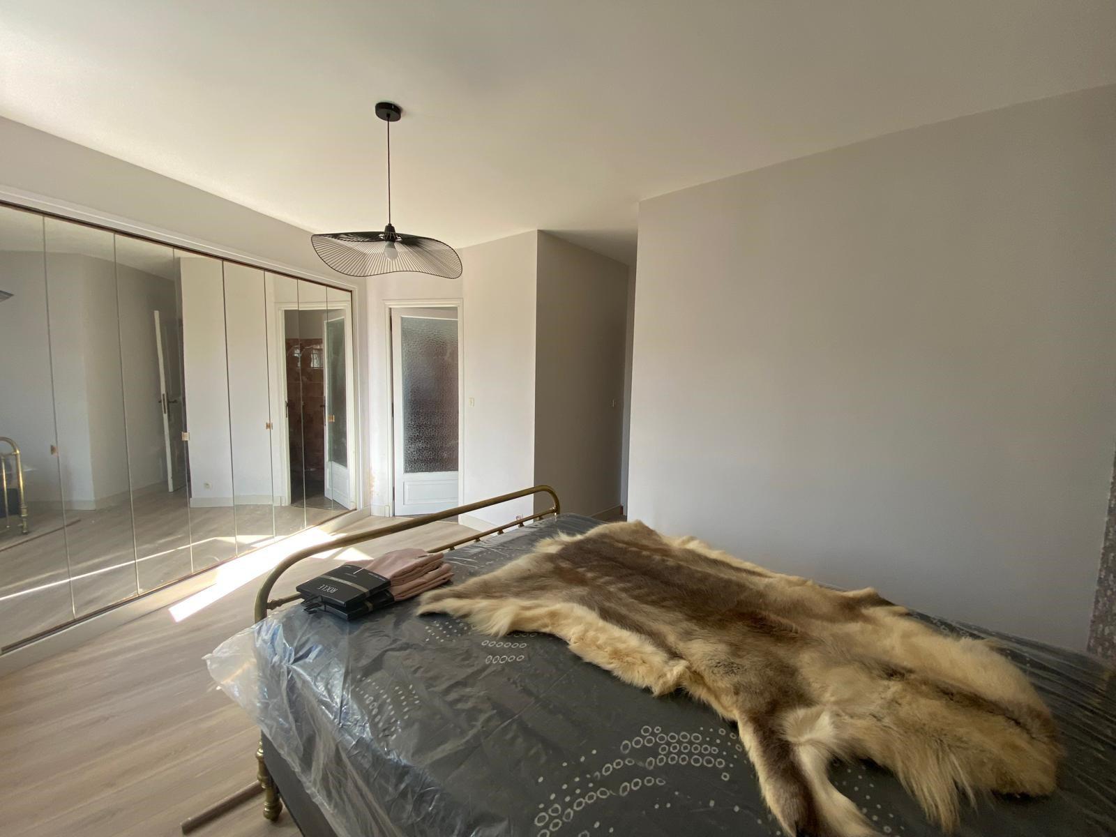 Spacious 2-story villa in Limoux 4 bedrooms, garage, large basement