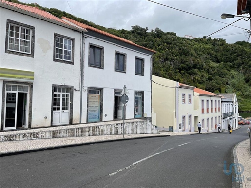Home / Villa with 4 Rooms in Açores with 370,00 m²