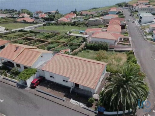 Casa T4 em Açores de 200,00 m²