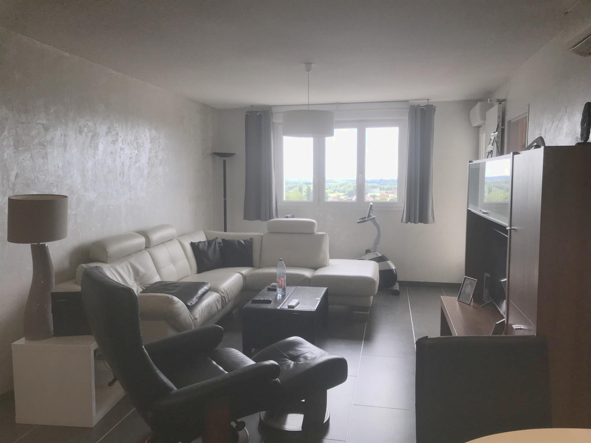 Purchase: Apartment (71160)